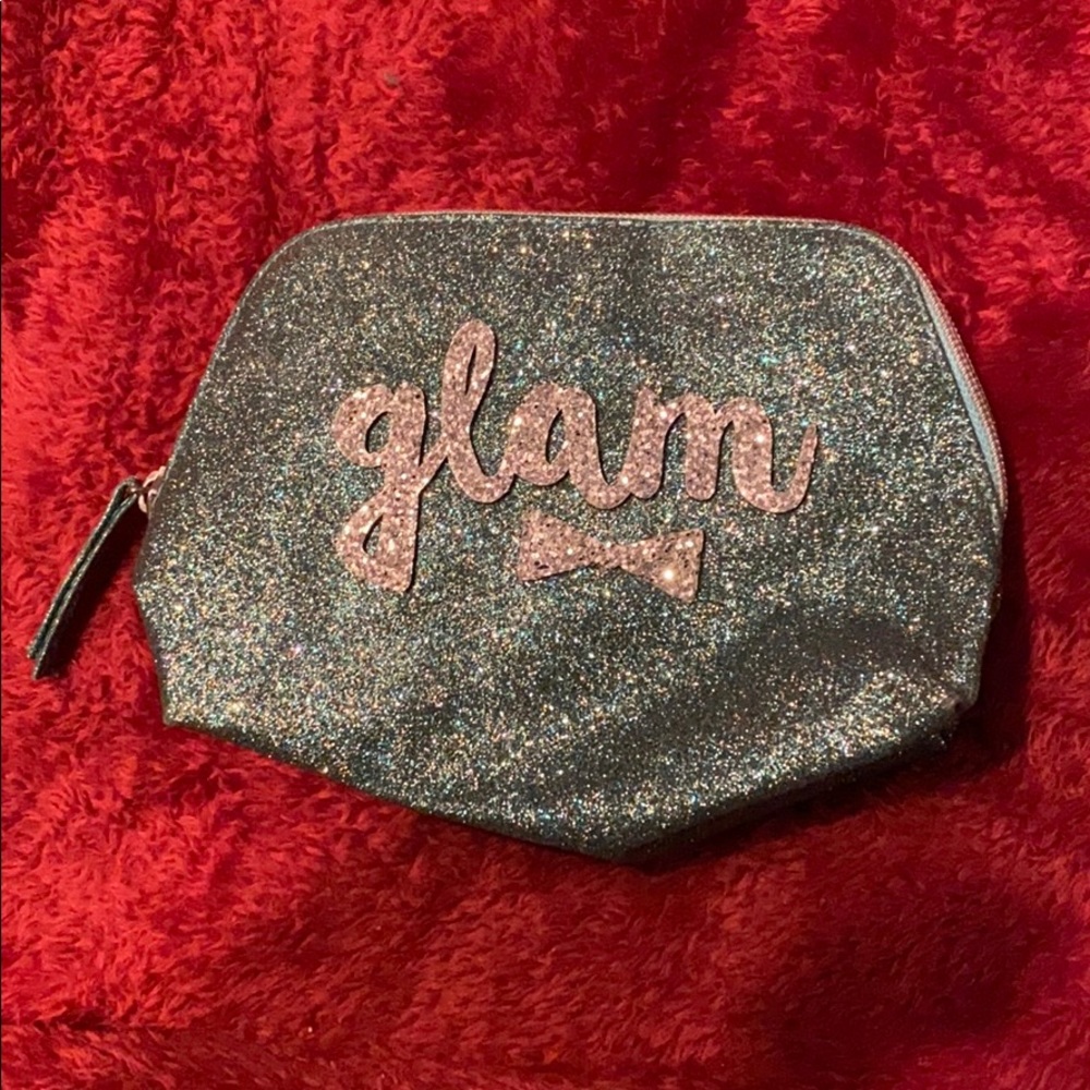 Cosmetic bag